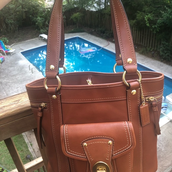 Coach GiGi #F12888 Vintage Coach Shoulder bag in Excellent Condition - Picture 2 of 16